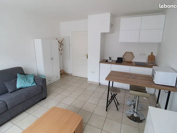 Studio 1 pièce 24 m² 