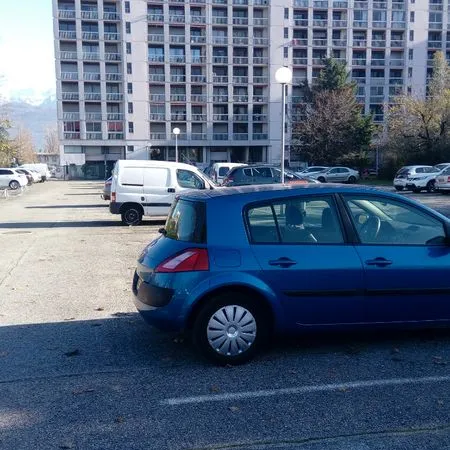Place de parking à louer 