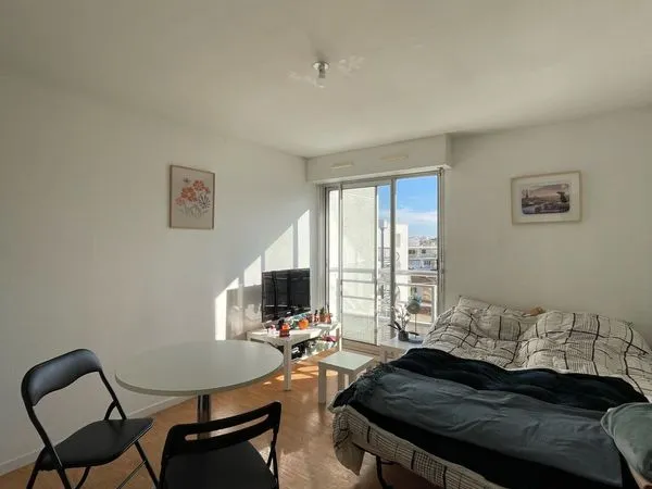 Studio 1 pièce 19 m² 