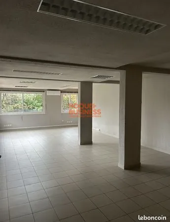 Bureau 54 m² 