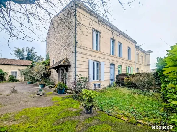Maison 11 pièces 151 m² 