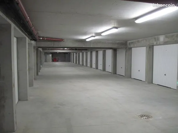 Parking - Garage Location Saint-Étienne   60€