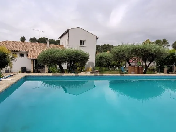 Villa 6 pièces 145 m² 