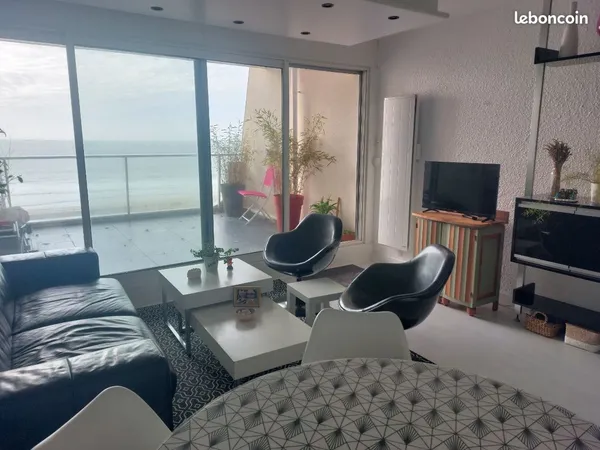 Apt meublé 50 m2 face mer 3 mois 