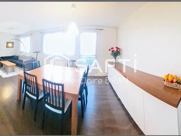 APPARTEMENT FAMILIAL DERNIER ÉTAGE 