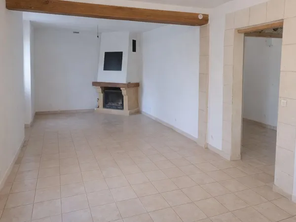 Maison de bourg de 90m2 avec studio en sus. 