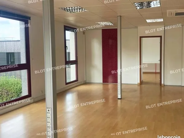 Bureaux 150 m² 