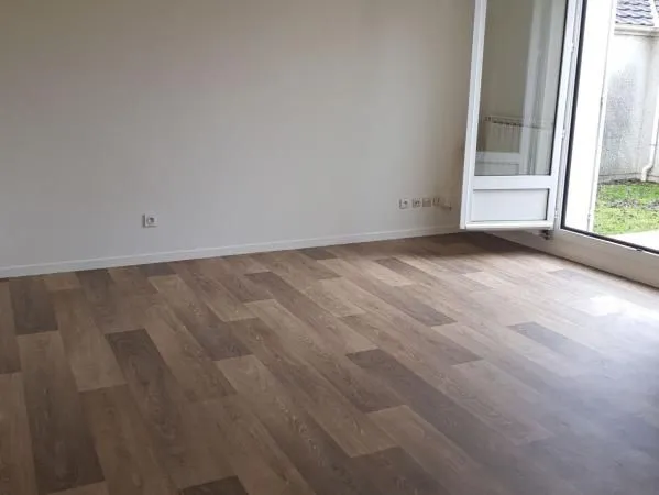 Studio 1 pièce 28 m² 