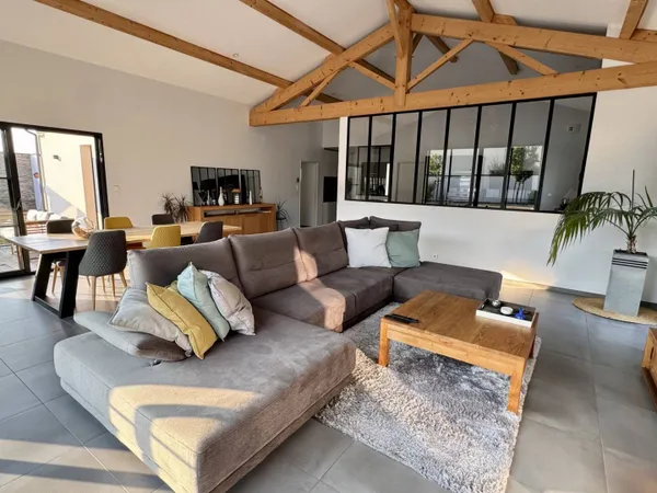 Maison de plain-pied 5 pièces 143 m² 