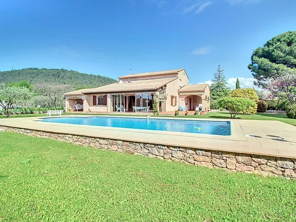 MAISON FAMILIALE A VENDRE - LES ARCS 187m² + DOUBLE GARAGE + PI 
