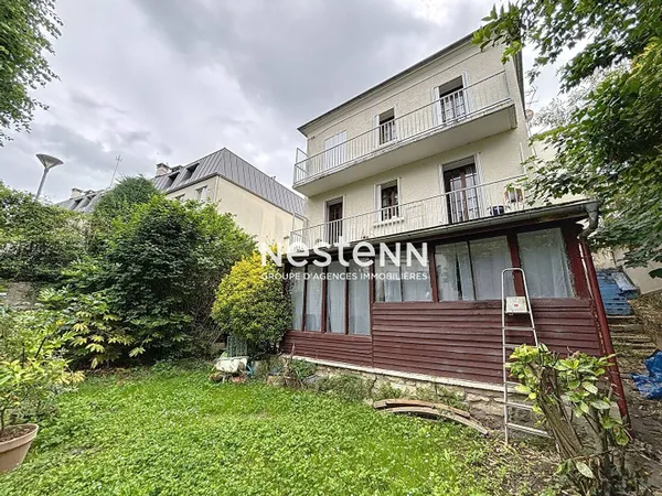 Maison 10 pièces 221 m² 