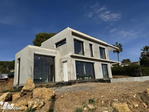 Maison 5 pièces 140 m² 
