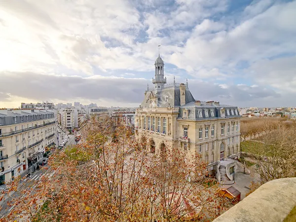 Hôtel de ville 4 Pièces 111 m² avec 2 Balcons 