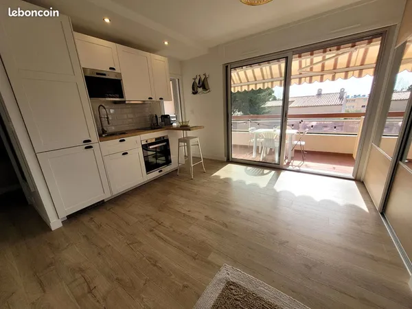 Studio 1 pièce 33 m² 