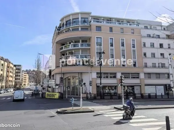 Commerce beauté/coiffure 89 m² 