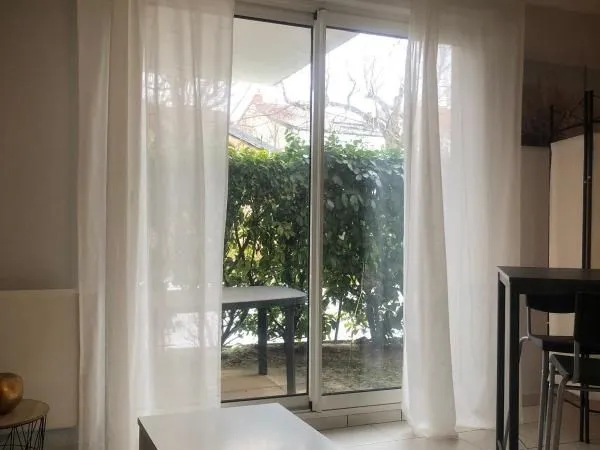 Studio 1 pièce 26 m² 