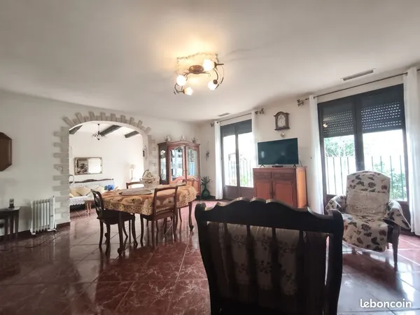 Villa 5 pièces 145 m² 