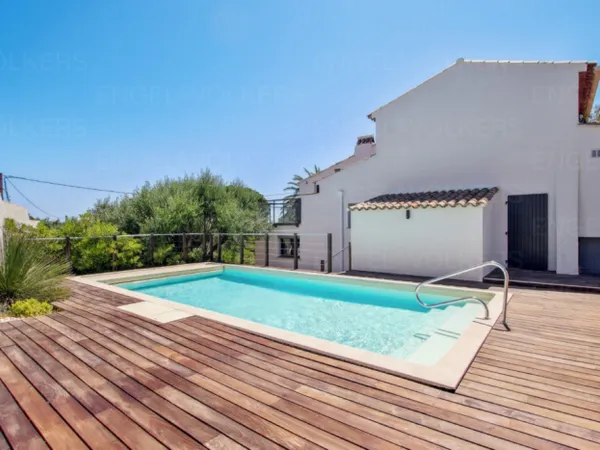Appartement entièrement rénové, à deux pas de la plage, avec jar 
