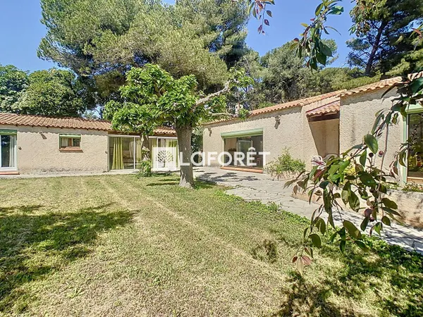 Maison de plain-pied 4 pièces 150 m² 