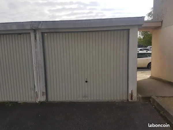 Garage/box 14 m² Breuillet 