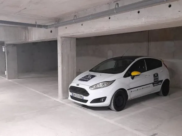 Parking - Garage Location Corbeil-Essonnes   74€