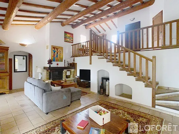 Maison 7 pièces 230 m² 