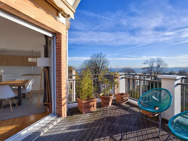 Appartement 6 pièces avec terrasse et vue Paris 