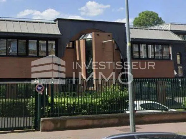 Local d'activité 1624 m² 