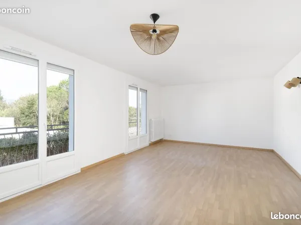 🏡 Lardenne - Agréable appartement T4 rénové de 100 m² avec balcon, jardin, surface de 23m2 à 