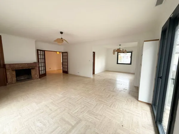 CAUDERAN MONDESIR : MAISON FAMILIALE RENOVEE INDEPENDANTE AVEC JARDIN ET GARAGE 100m² 