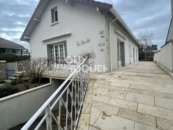 MAISON À VENDRE DE 7 PIÈCES DE 158,00 M² 