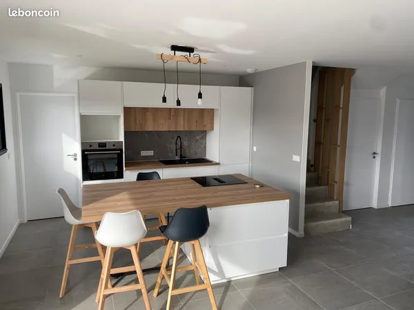 Maison neuve 4 chambres SAUVAGNON 
