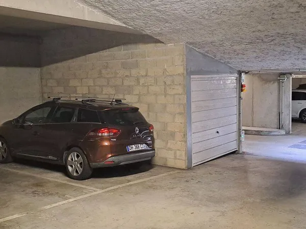Parking 18 m² 