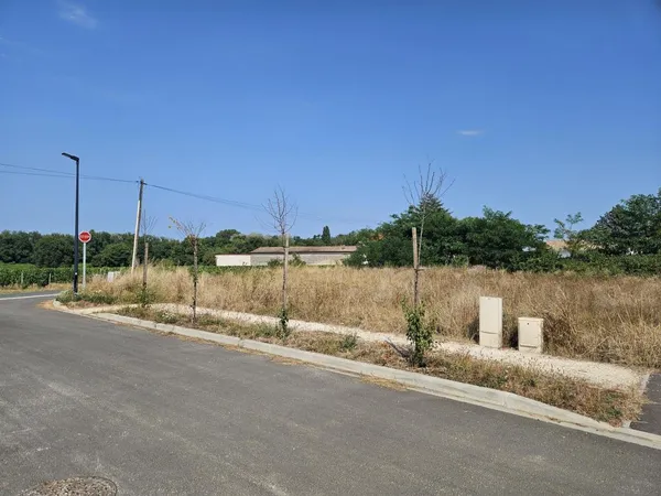 Terrain viabilisé de 640 m² à Podensac pour projet de construction 