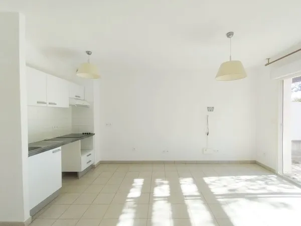 Appartement T2, résidence bord de mer et piscine à POGGIO MEZZANA (HAUTE CORSE) 