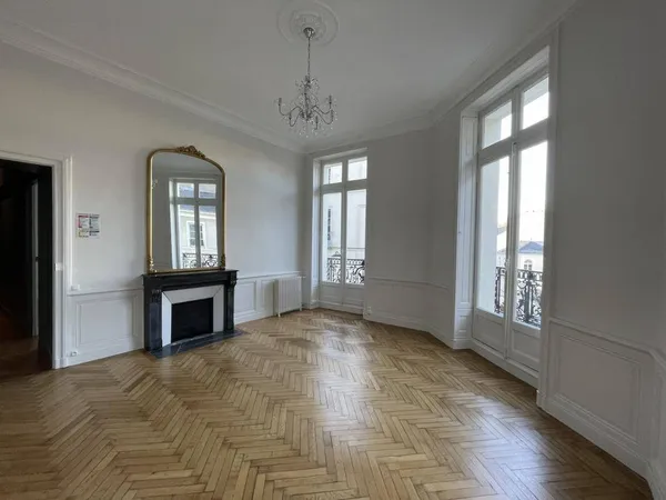Bureaux 147 m² 