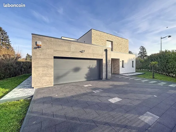 Maison 6 pièces 163 m² 