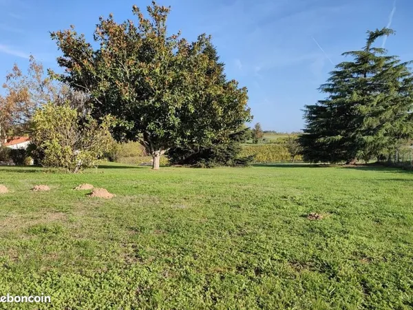 Terrain 602 m² Montussan 