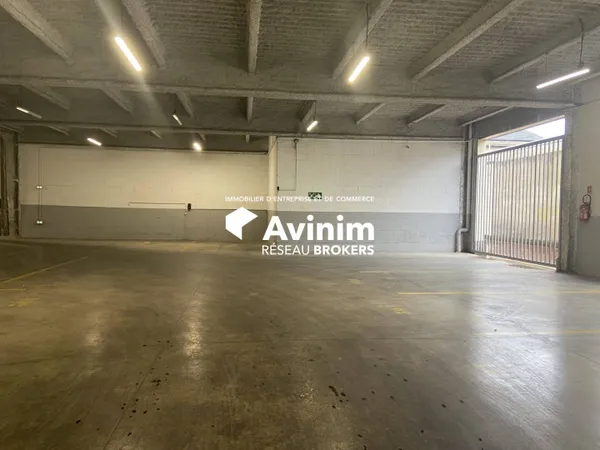 Entrepôt 485 m² 