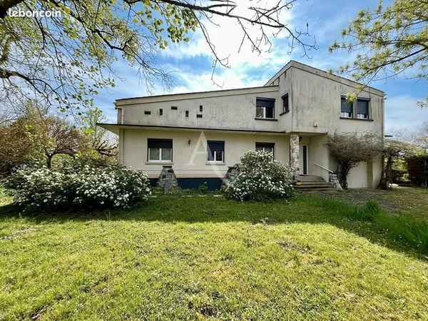 Propriété 5 pièces 145 m² 
