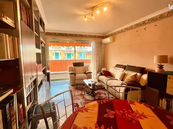 Appartement 3 pièces traversant avec terrasse, balcon et garage 