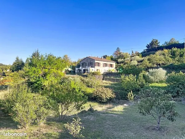 Maison 9 pièces 148 m² 
