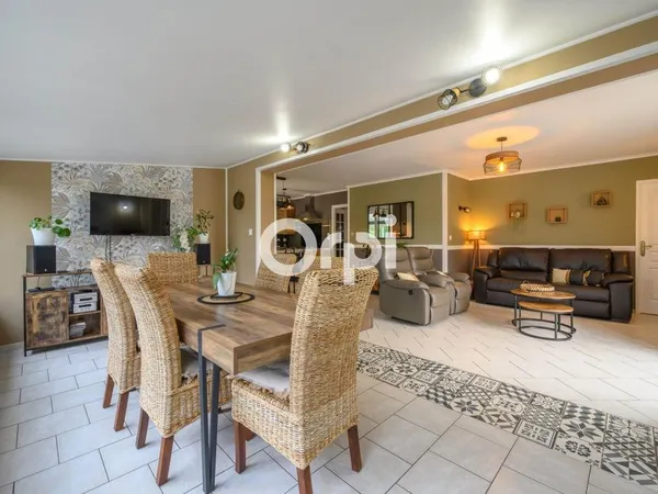 Maison Individuelle en semi plain pied - 6 chambres - Jardin - Garage à Ècourt-Saint-Quentin 