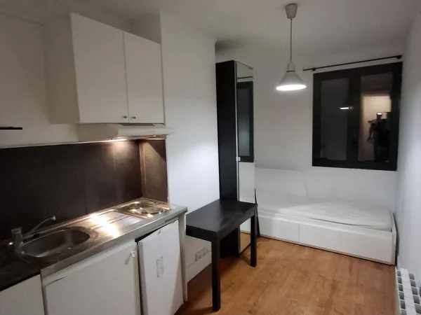 Studio 1 pièce 15 m² 