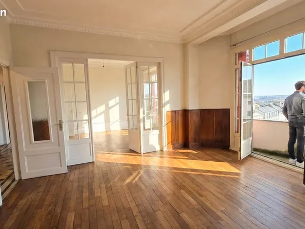 À LOUER - Superbe appartement T3 (ou grand T2) - Centre-ville 