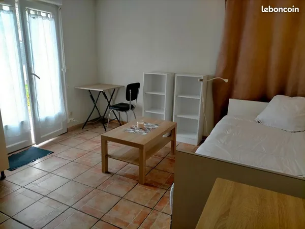 Studio meublé 