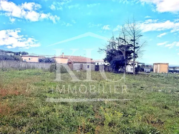 Terrain 650 m² 