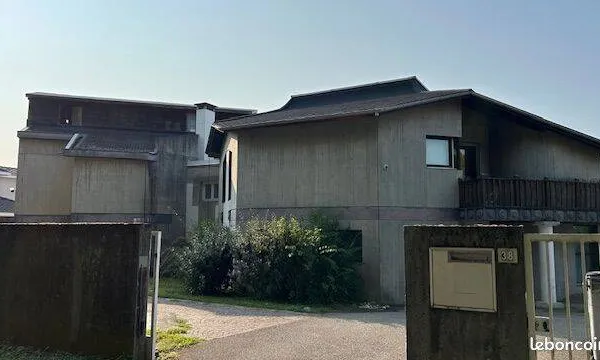 Studio 1 pièce 17 m² 