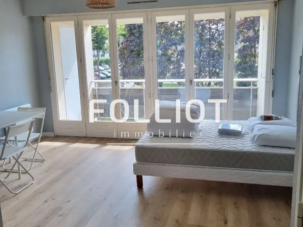 Studio 1 pièce 24 m² 