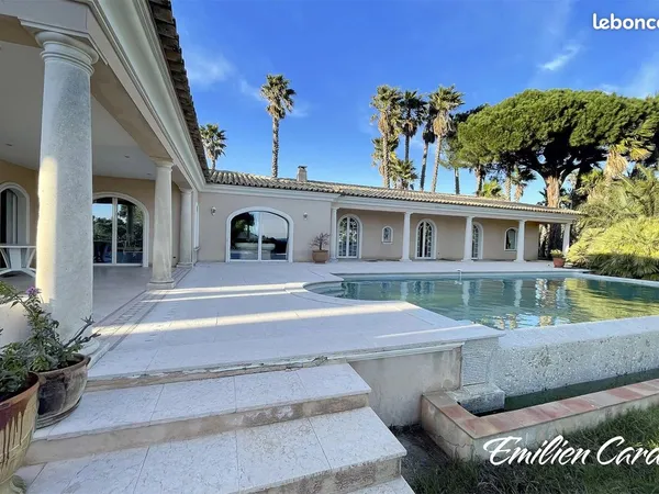 Villa 6 pièces 167 m² 